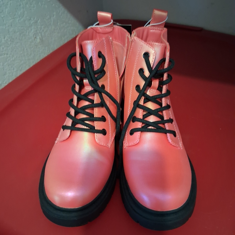 Art Class Coral Boots with Black Soles